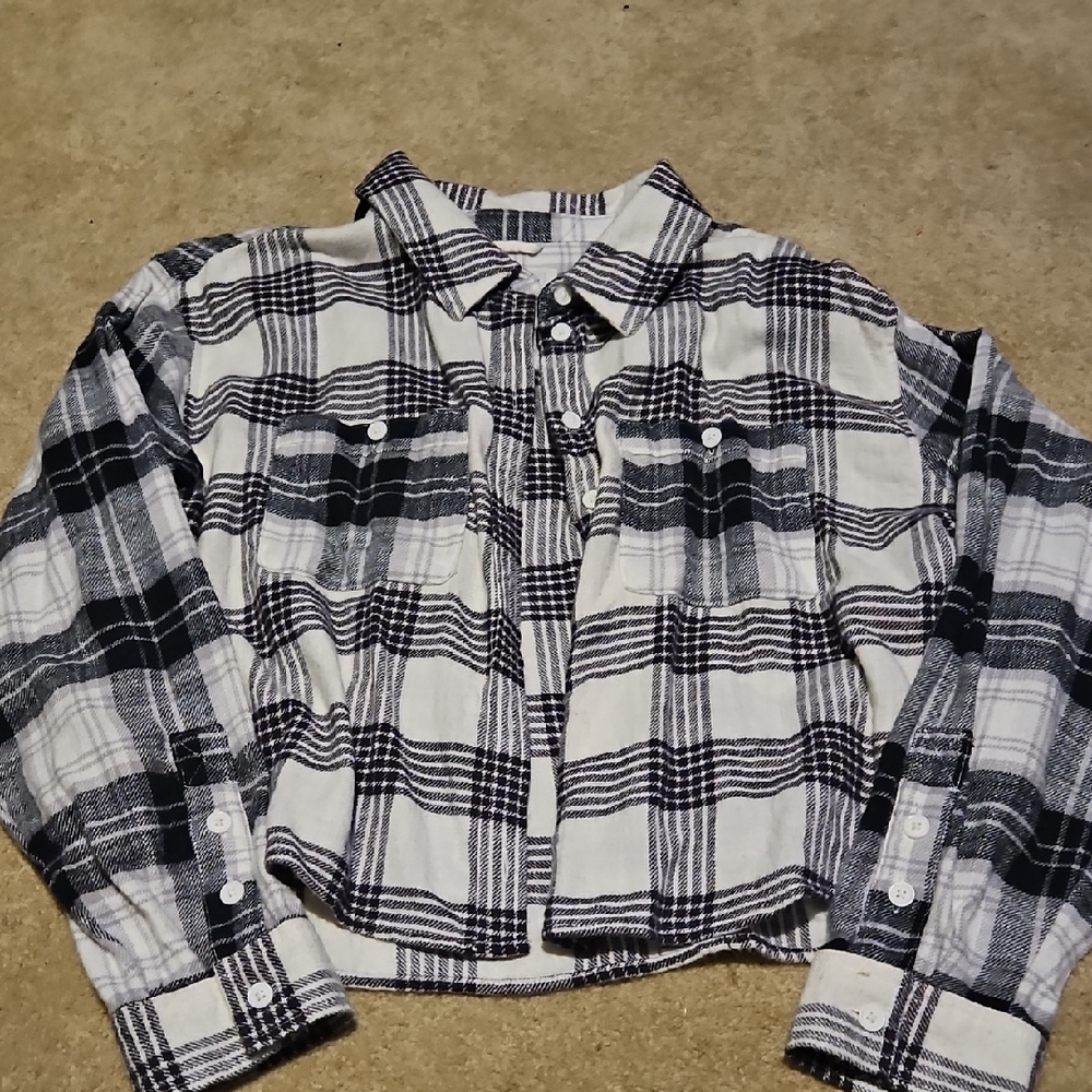 American Eagle Outfitters Cropped Plaid Shirt